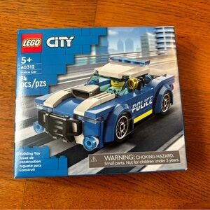 Lego City Police Car With Mini Figurine Officer 94 Pieces #60312